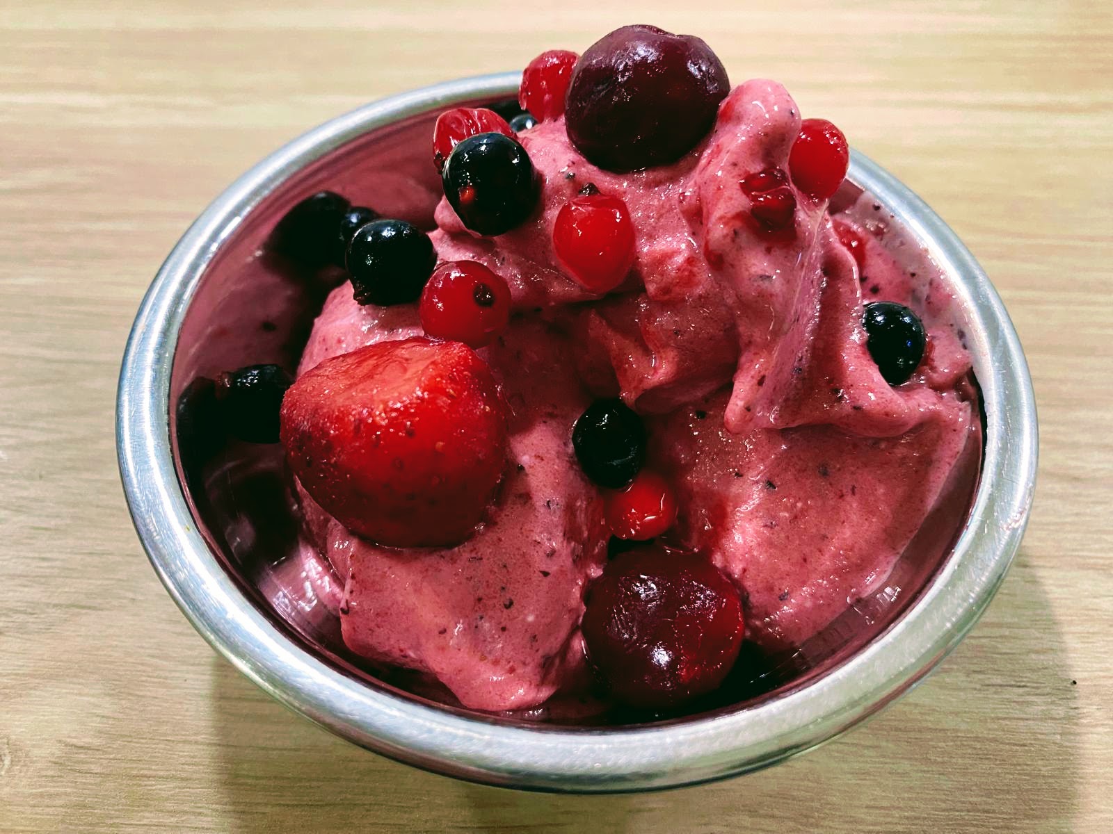 Frozen Yoghurt met Bosvruchten